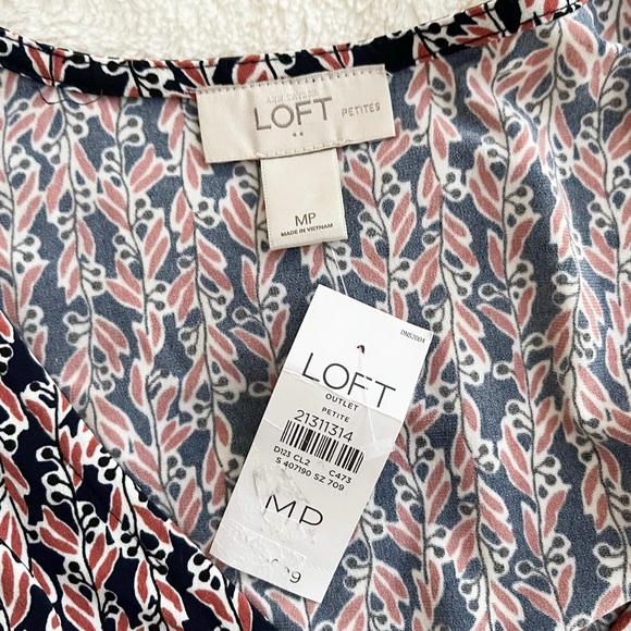 LOFT Outlet | Petite Floral Print Faux Wrap Tie Waist Dress *NWT* - Picture 7 of 12